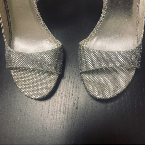 Stuart Weitzman Stiletto Slingback Sandals - Women 8.5 - Silver Metallic - Picture 4 of 8